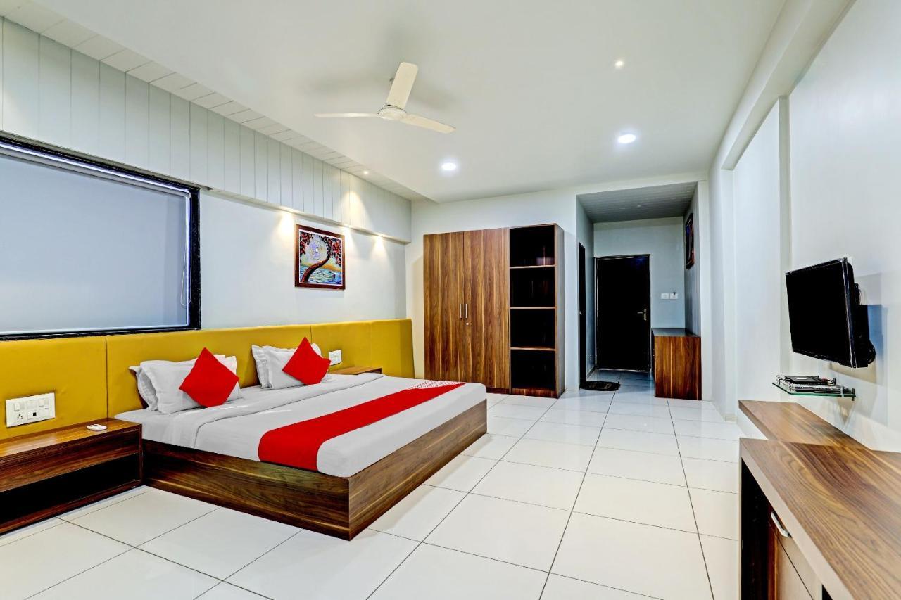 Oyo 70752 Viram House Hotel Gorwa Exterior foto