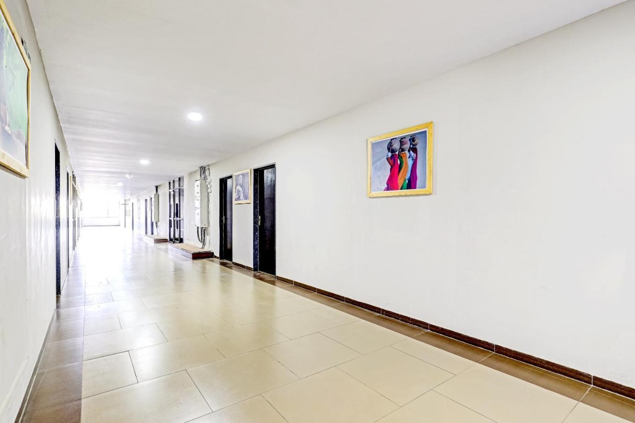 Oyo 70752 Viram House Hotel Gorwa Exterior foto