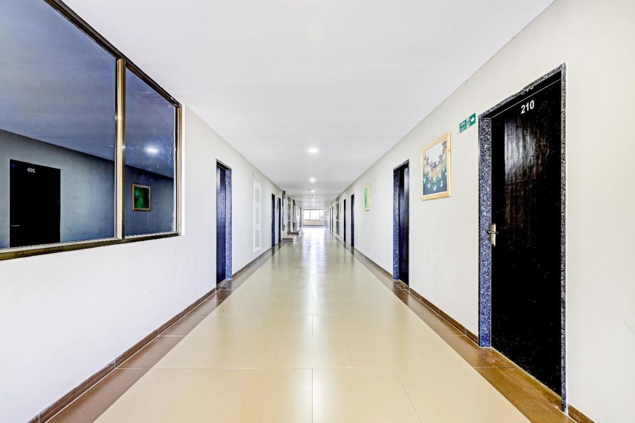 Oyo 70752 Viram House Hotel Gorwa Exterior foto
