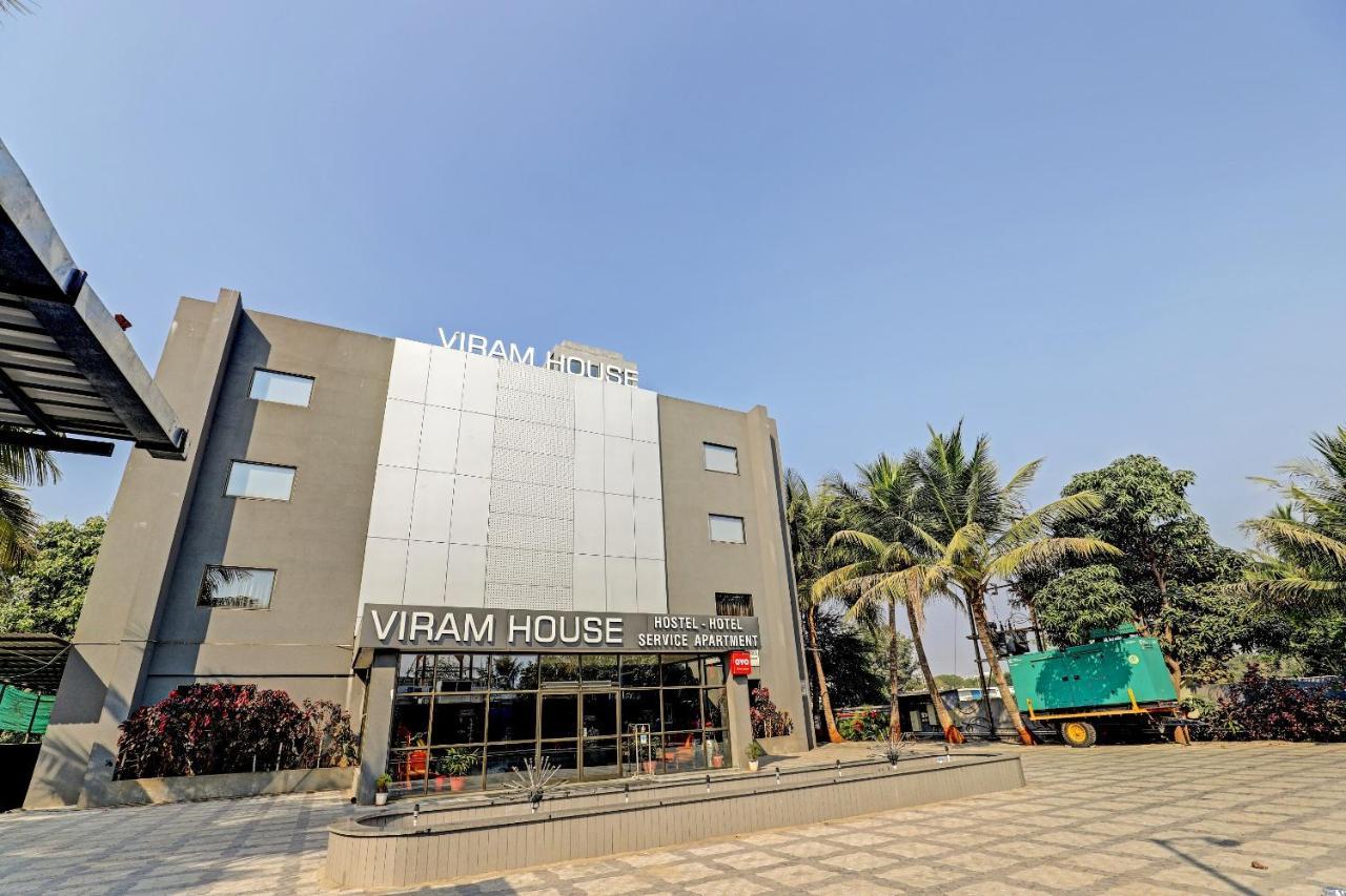 Oyo 70752 Viram House Hotel Gorwa Exterior foto