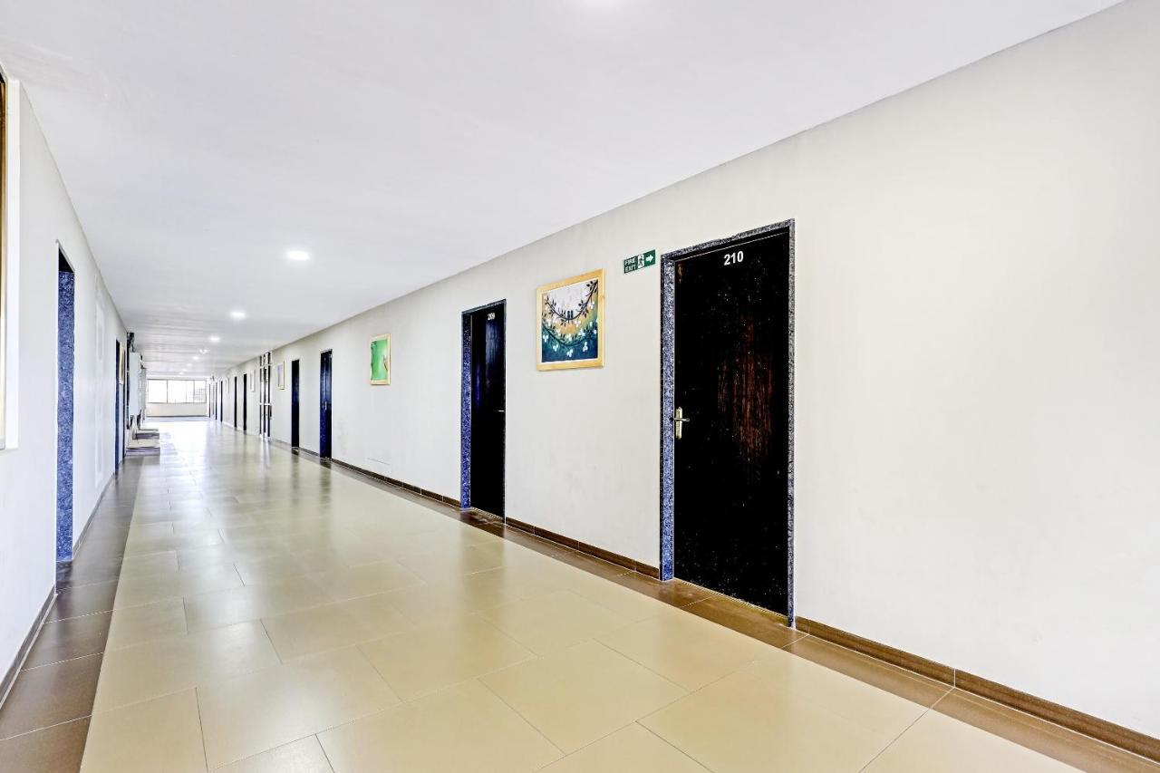 Oyo 70752 Viram House Hotel Gorwa Exterior foto